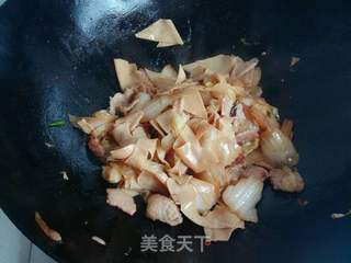 白菜片炒幹豆腐的做法步驟:15