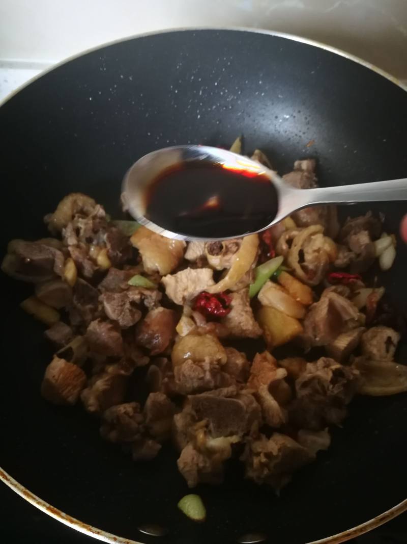 鸡肉炖土豆的做法步骤：8