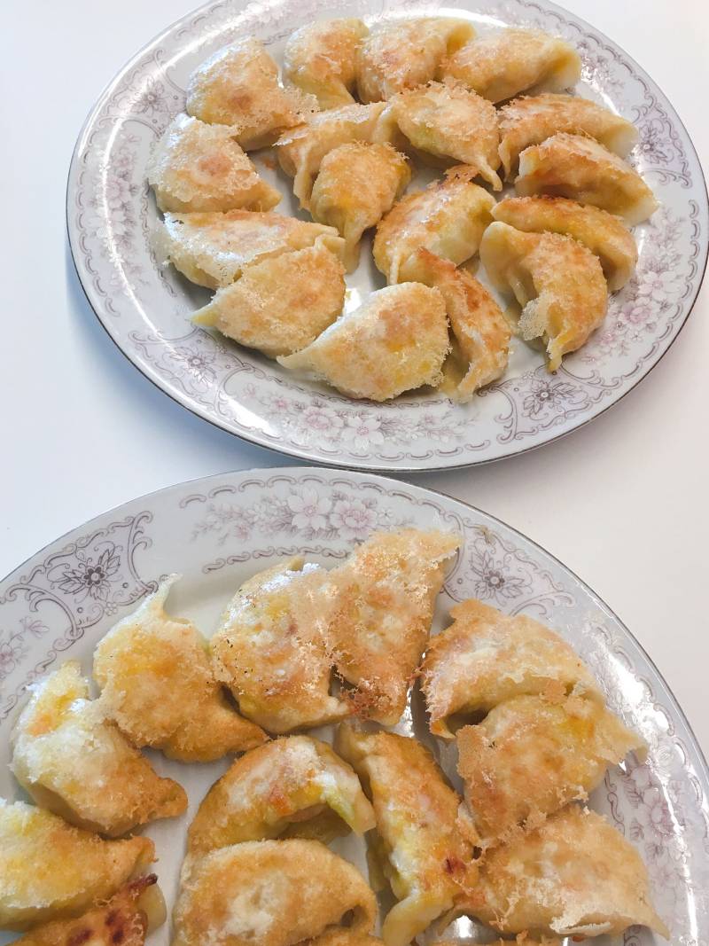 圆白菜素煎饺的做法步骤：21