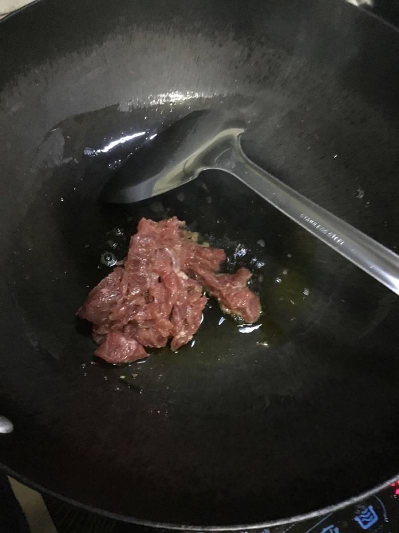 冬笋炒牛肉的做法步骤：7