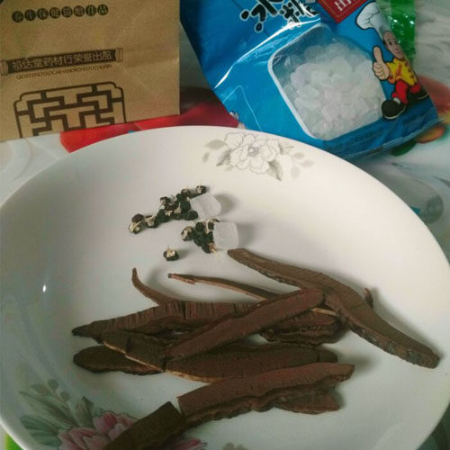 灵芝泡茶-中老年人养生必茶的做法步骤：1