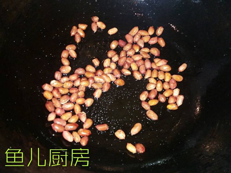 香椿豆腐鸡蛋卷──“鱼儿厨房”私房菜的做法步骤：5