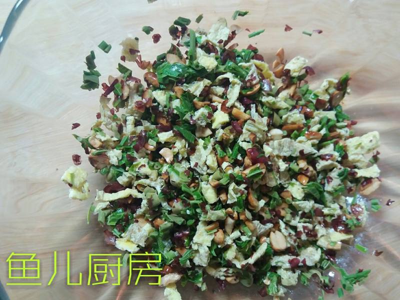 香椿豆腐鸡蛋卷──“鱼儿厨房”私房菜的做法步骤：9