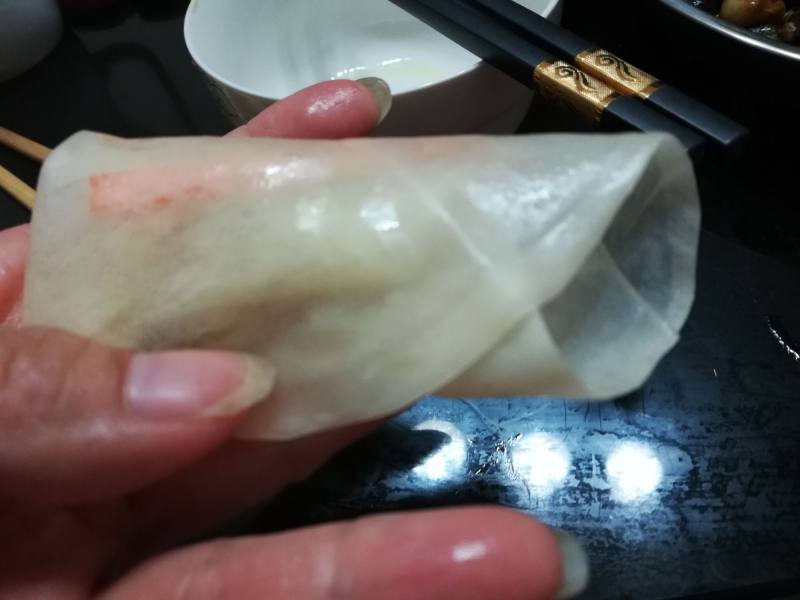 饺子皮变身超薄春饼的做法步骤：14