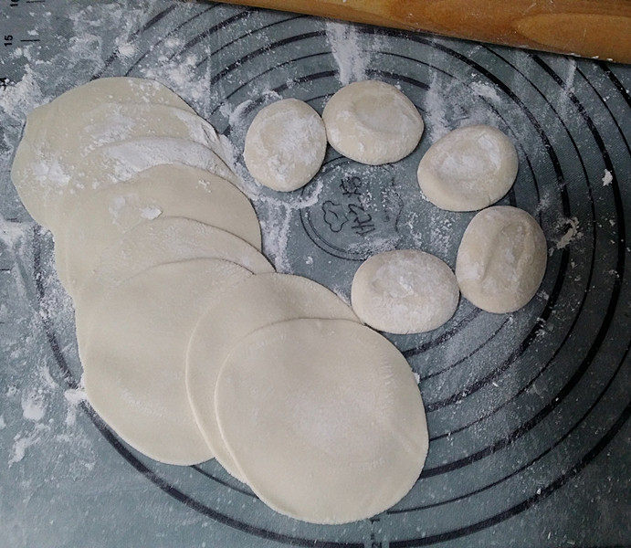 酸菜猪肉水饺的做法步骤：9