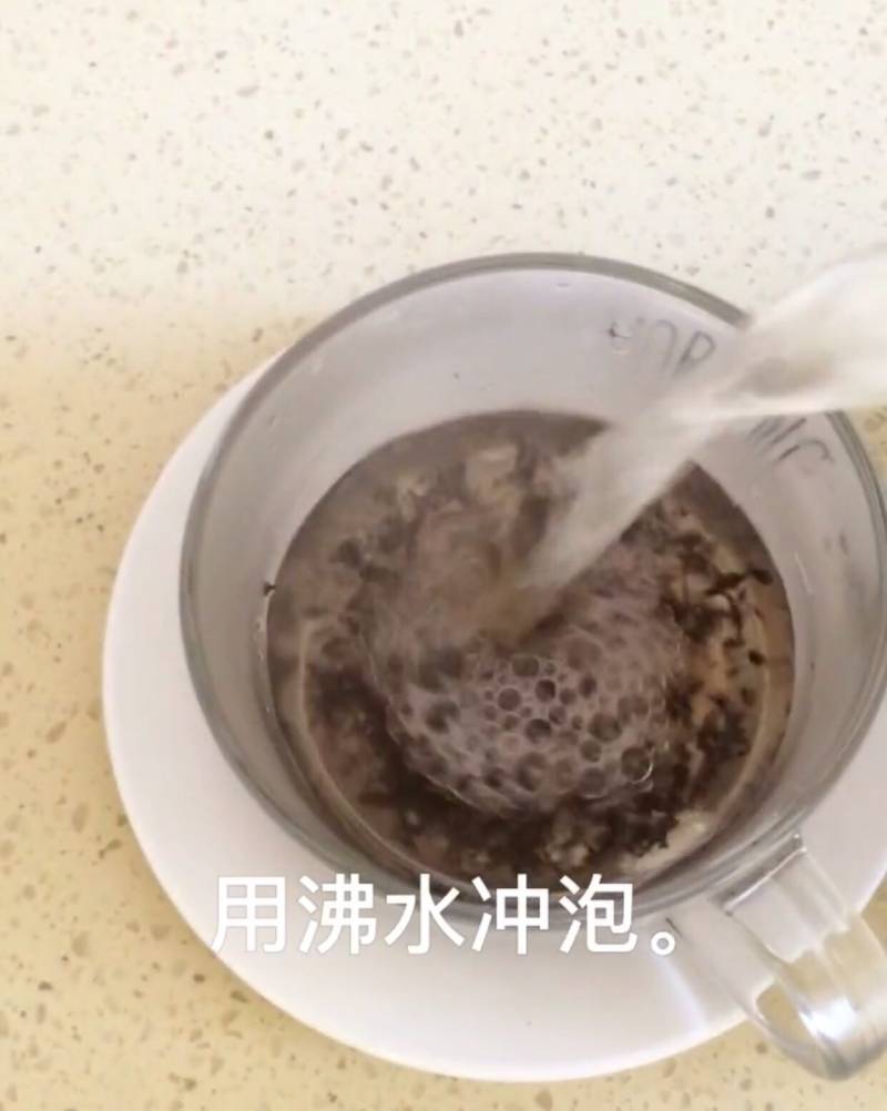 柠檬红茶的做法步骤：1