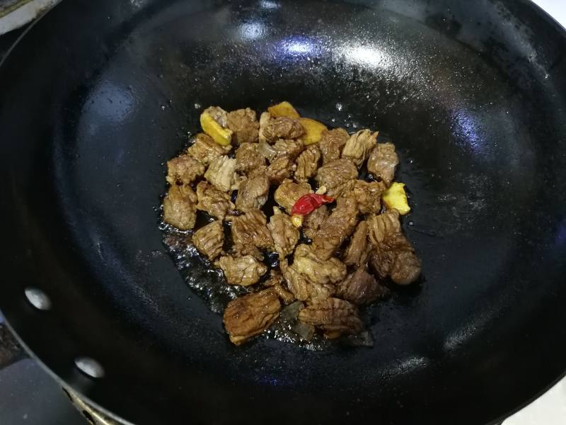 土豆炖牛肉的做法步骤：5