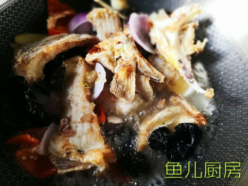 粉条烩鱼腩──“鱼儿厨房”私房菜的做法步骤：12