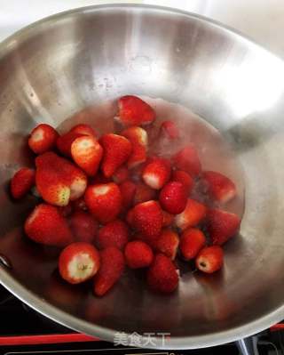草莓果酱的做法步骤：3