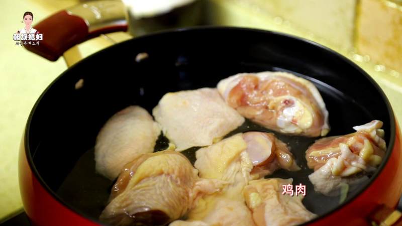 韩式辣白菜炖鸡肉块的做法步骤：5