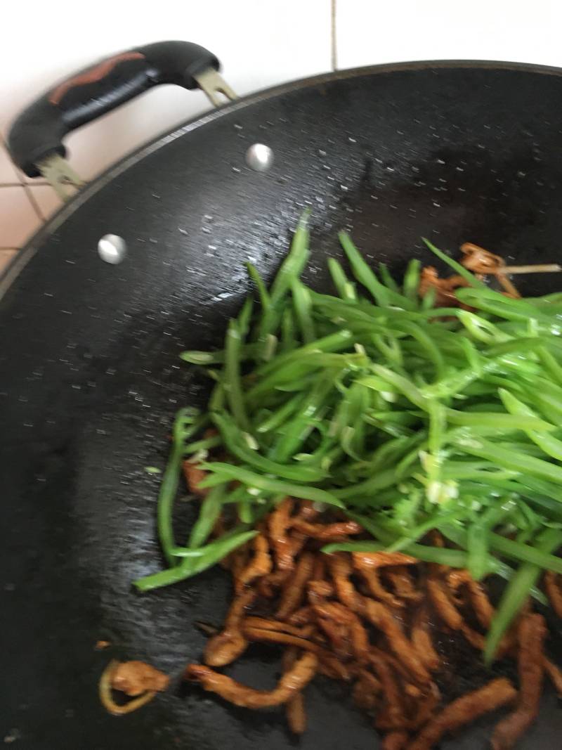 肉丝炒芸豆丝的做法步骤：12