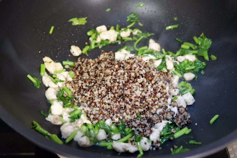 茼蒿鸡肉藜麦饭的做法步骤：8