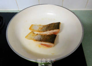 红头葱煎三文鱼的做法步骤：4