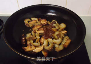 海参冬菇烩丝瓜的做法步骤：4
