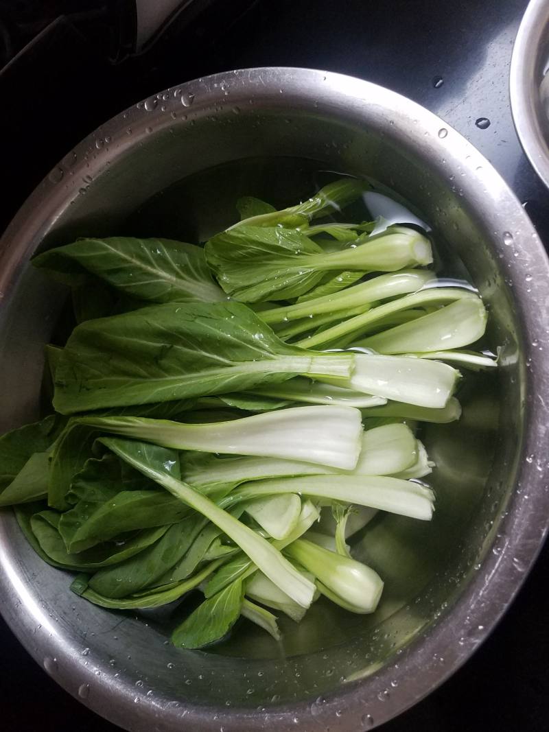 平菇油菜炒肉片的做法步骤：1