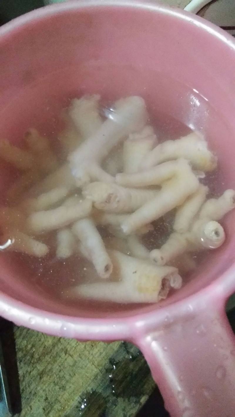 冷食鸡爪的做法步骤：1