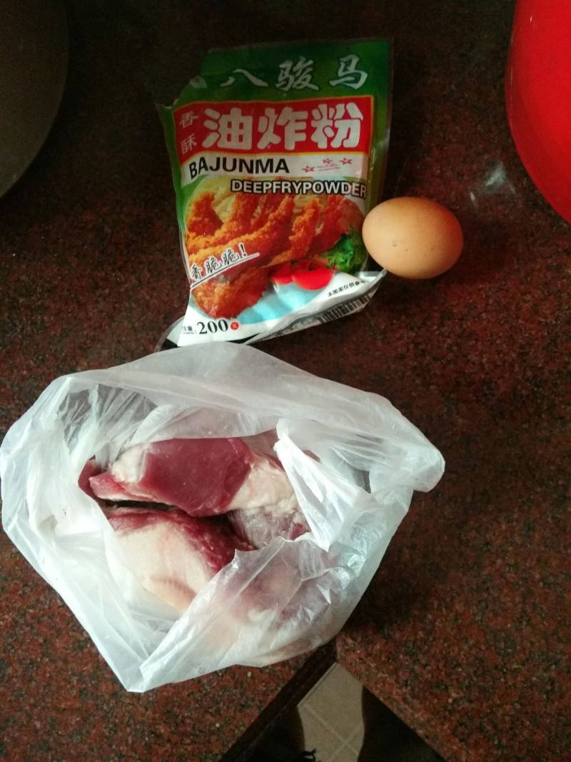 油炸酥肉的做法步骤：1