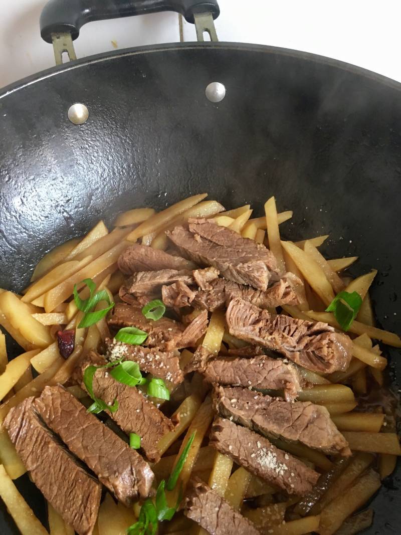 牛肉条炖土豆条的做法步骤：17