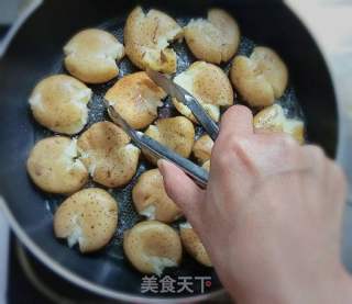 香葱煎小土豆的做法步骤：5