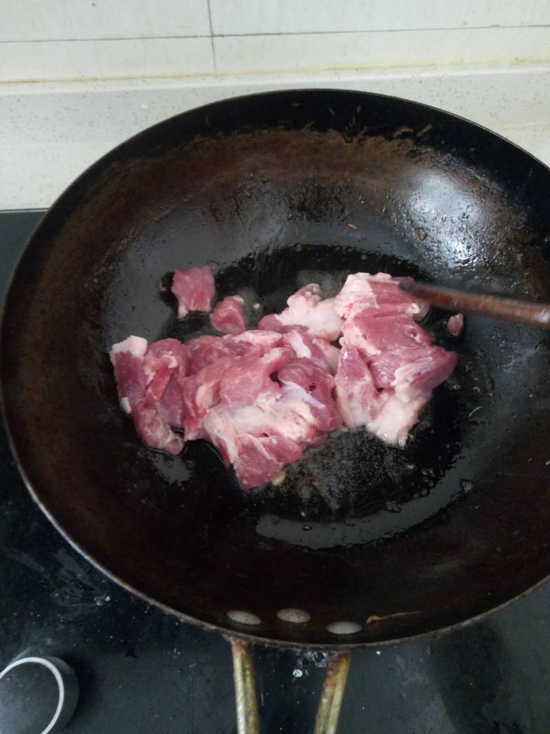 黄豆芽炒肉片的做法步骤：3