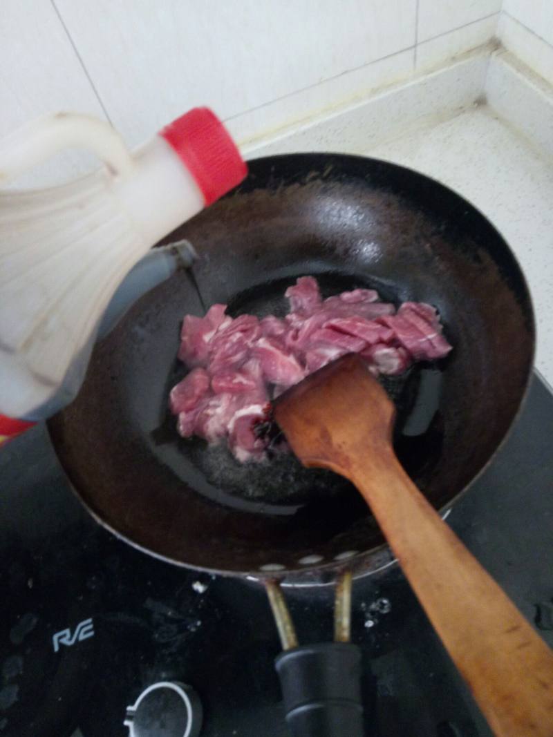 黄豆芽炒肉片的做法步骤：4