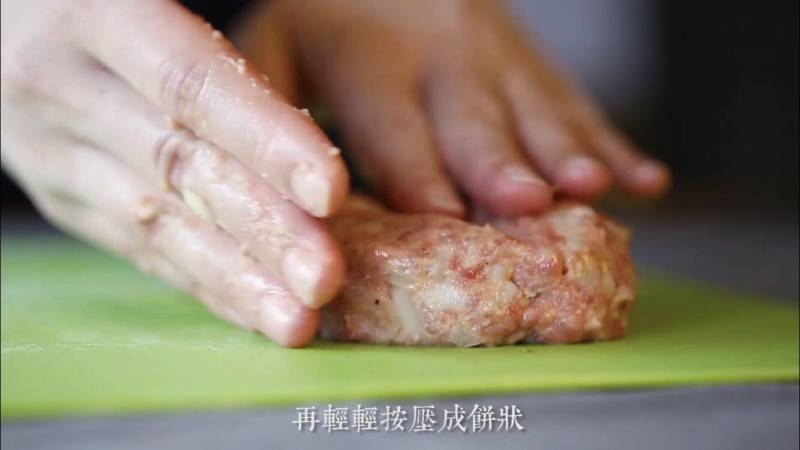 汉堡肉饼的做法步骤：8