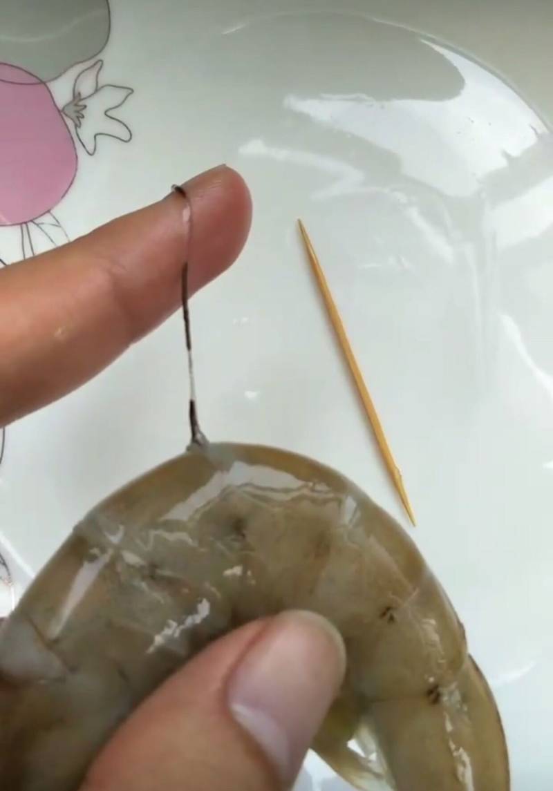 茄汁大虾的做法步骤：1