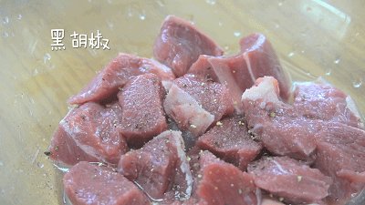 酸奶油炖牛肉的做法步骤：1