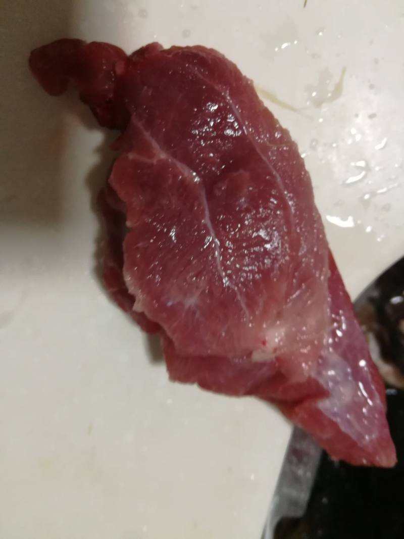 枸杞玉米猪肉汤的做法步骤：3