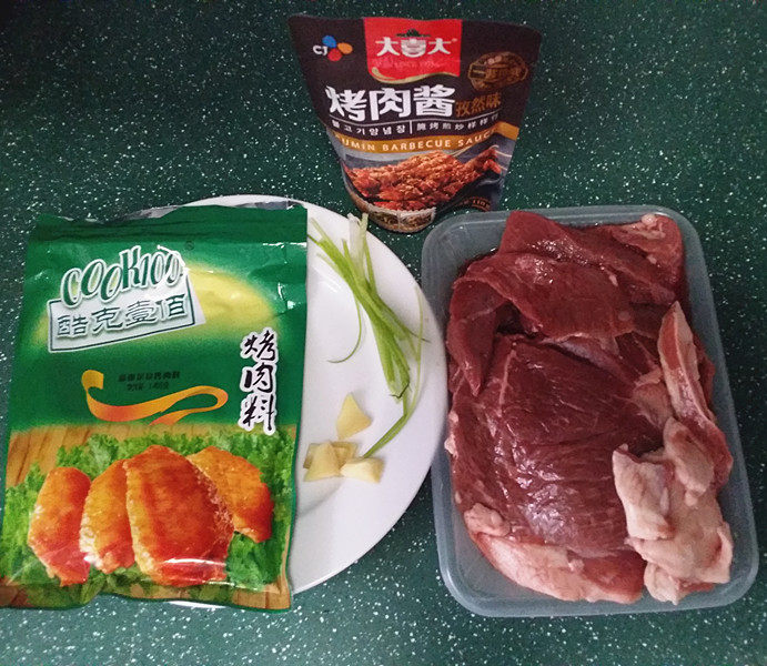 酱烤羊肉串的做法步骤：1