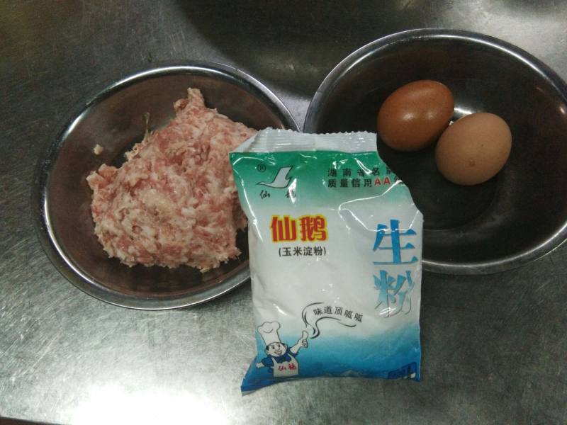 肉饼蒸蛋的做法步骤：1