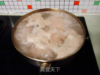 薏米茨实猪骨煲冬瓜汤的做法步骤：5
