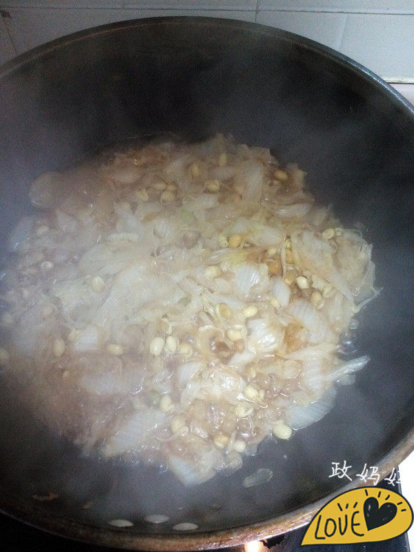 白菜豆芽炖笔管鱼的做法步骤：8