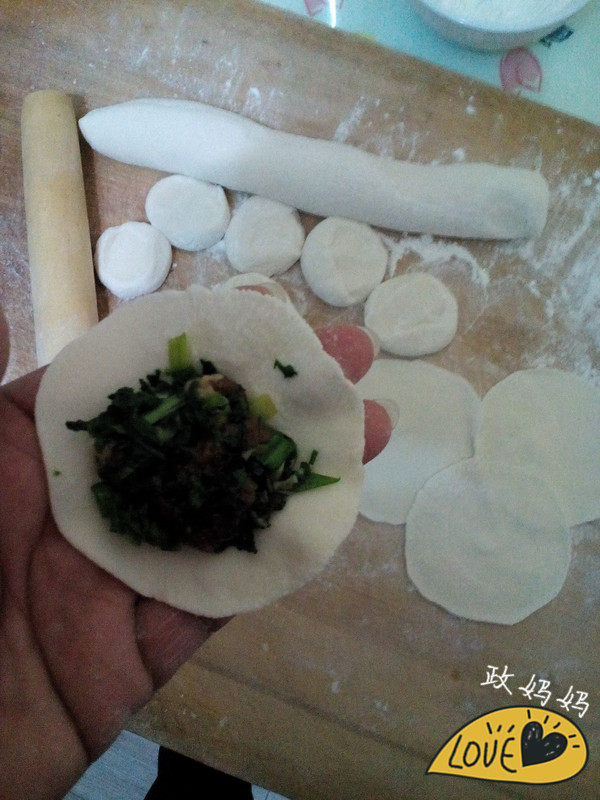 荠菜饺子的做法步骤：10