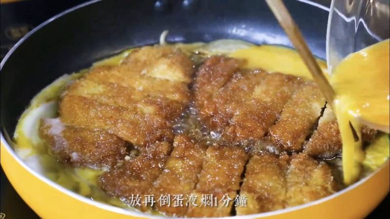 炸猪排盖饭的做法步骤：21