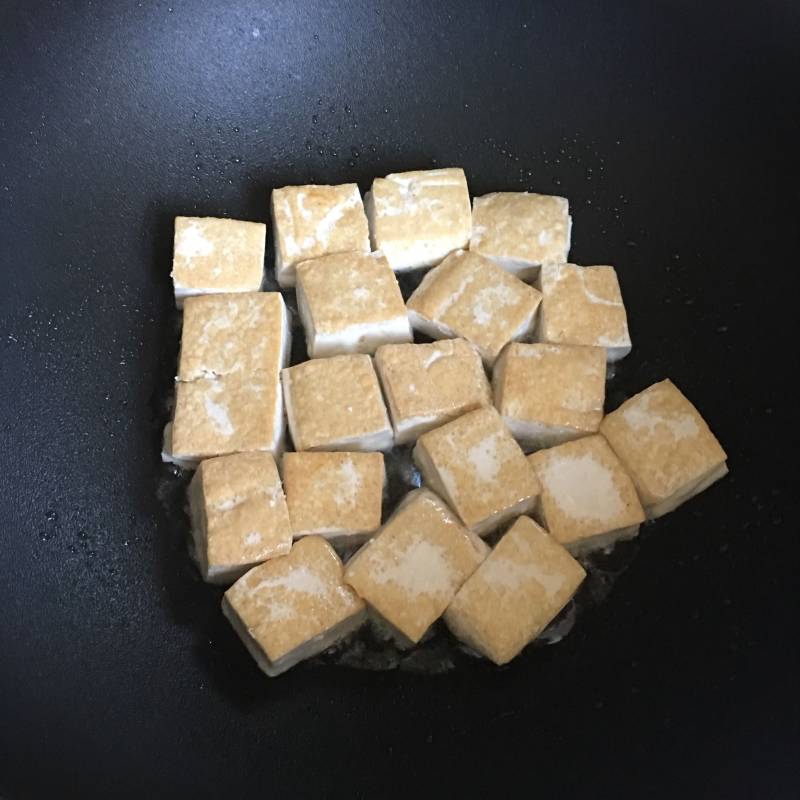 木耳烧豆腐的做法步骤：5