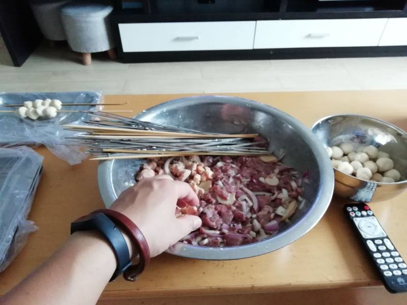 小满日食记《露台烧烤之牛肉串》的做法步骤：3