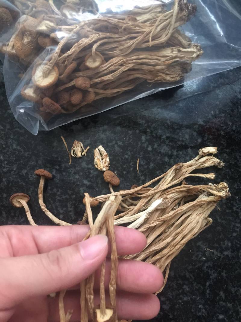 茶树菇排骨汤的做法步骤：3