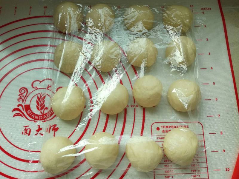 豆沙餐包的做法步骤：7