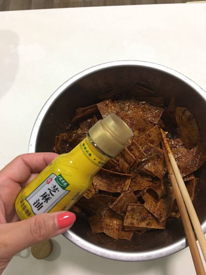 麻辣豆皮的做法步骤：8