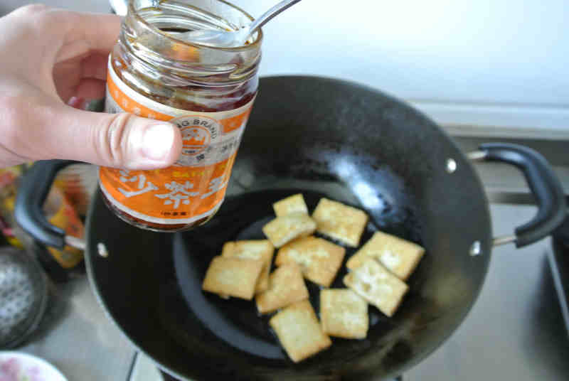 沙茶香煎豆腐的做法步骤：4