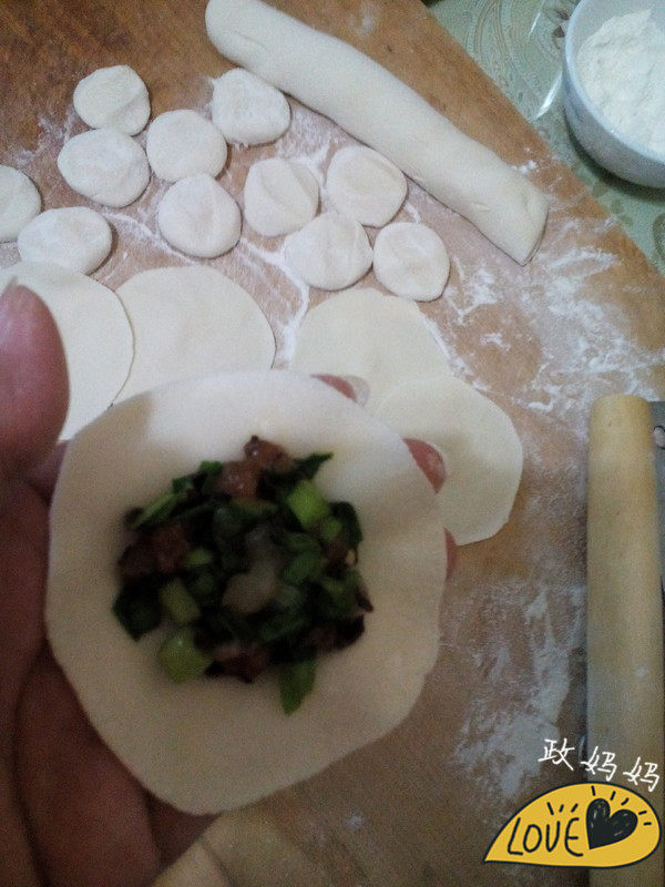 三鲜虾仁饺子的做法步骤：8