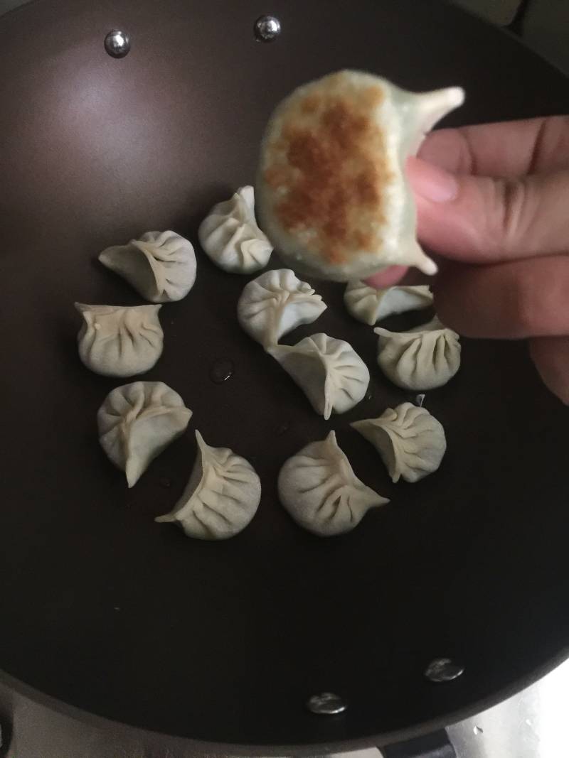 冰花煎饺的做法步骤：3