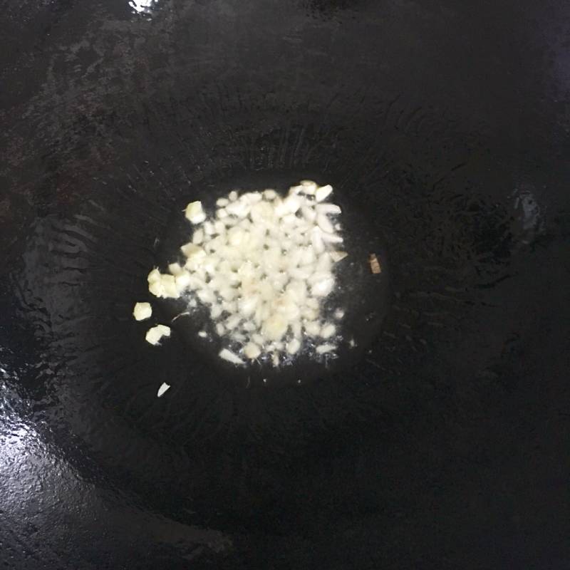 白菜炒肉丝的做法步骤：4