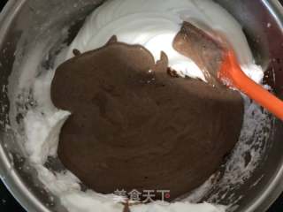 巧克力奶油蛋糕卷的做法步骤：8