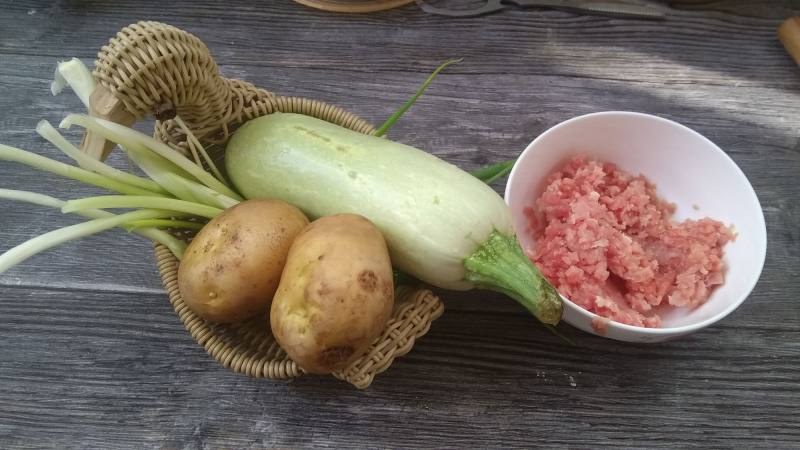 土豆馅饼的做法步骤：1