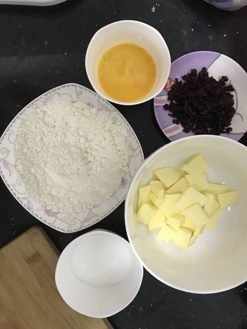 蔓越莓饼干&宝宝零食（不太甜腻，适合??和不喜欢太甜了你）的做法步骤：1