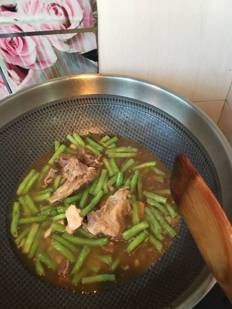 肉骨炖豆角的做法步骤：7