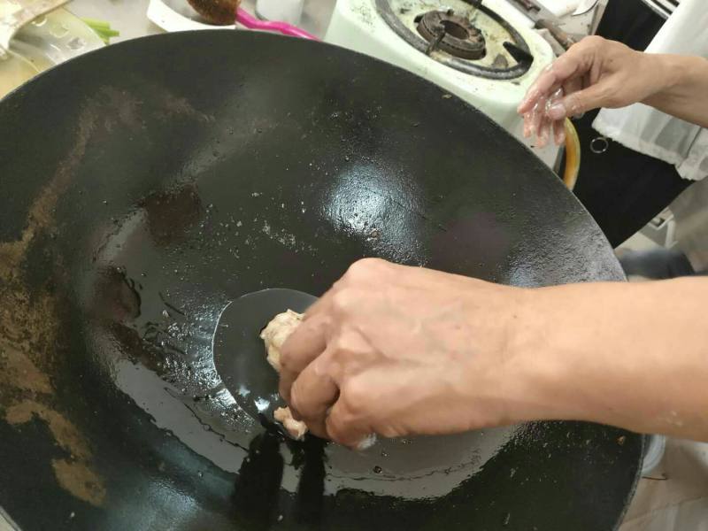 南煎肉饼的做法步骤：7