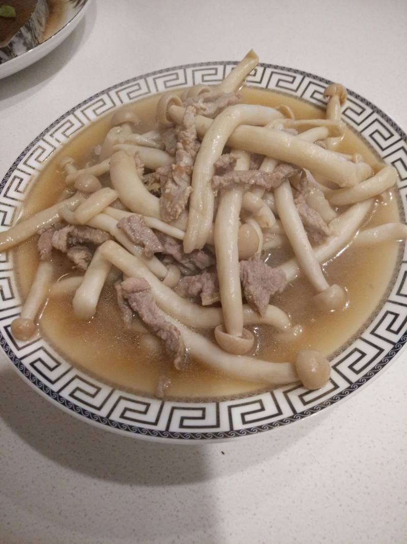 美味蟹味菇炒肉的做法步骤：8